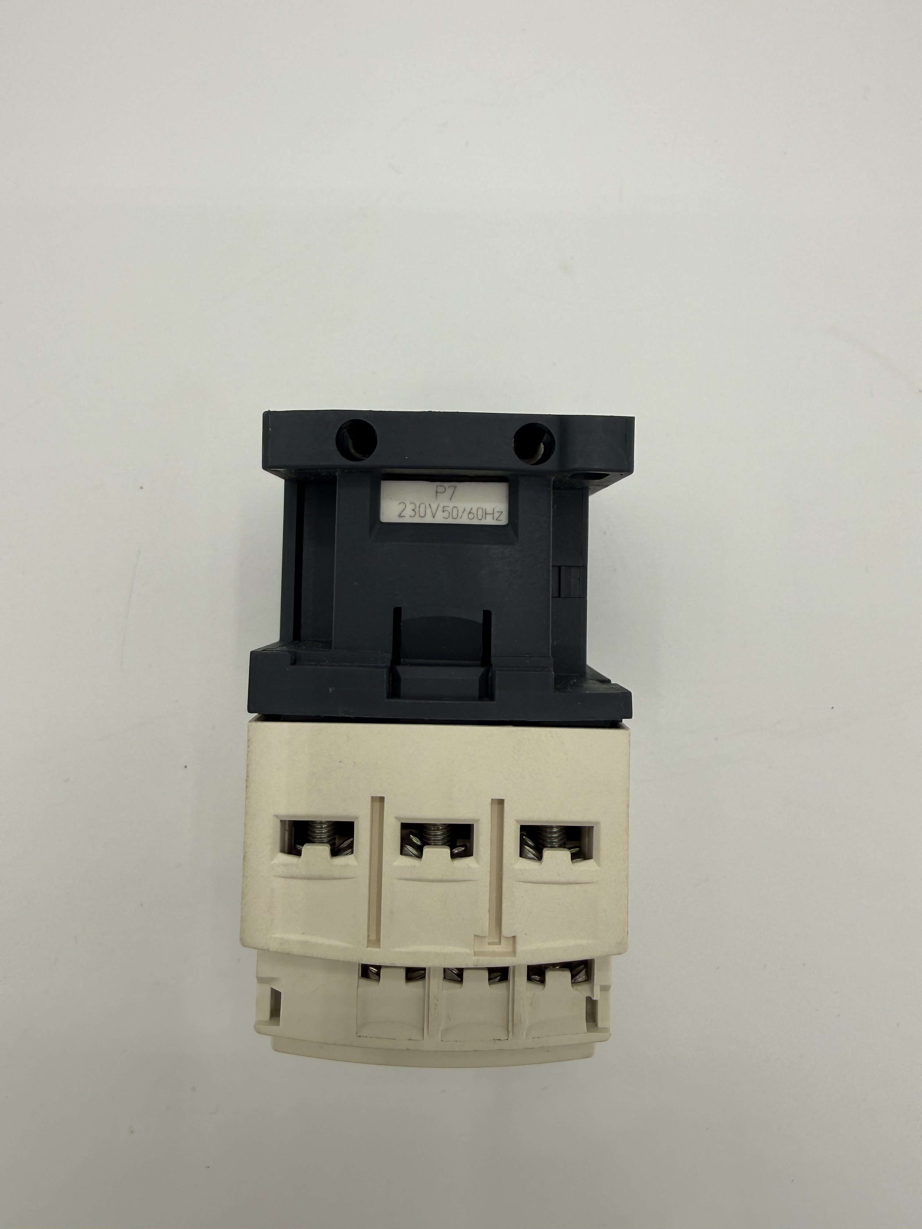 Промежуточное реле Schneider Electric CAD32 coil 220VAC