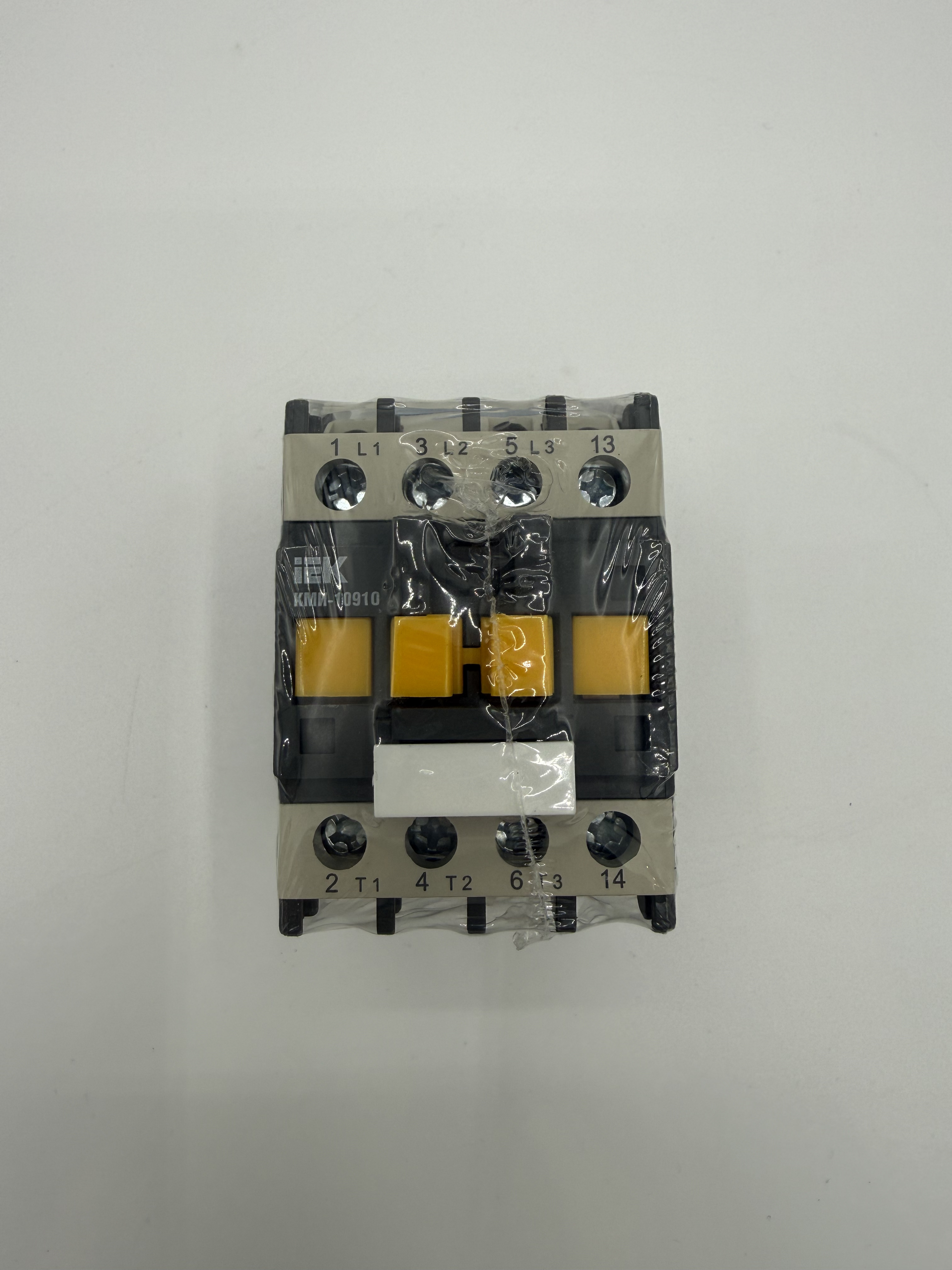 Контактор IEK кми 10910